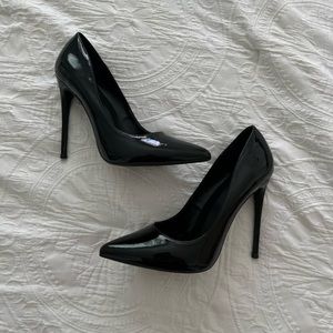 all black stiletto heels 🖤